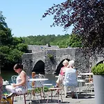 Hotel The Swan And