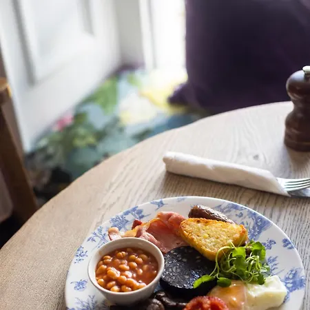 The Swan And Hotel Newby Bridge