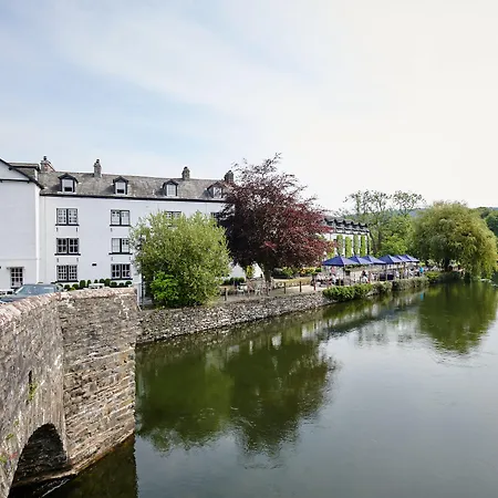 The Swan And 4*