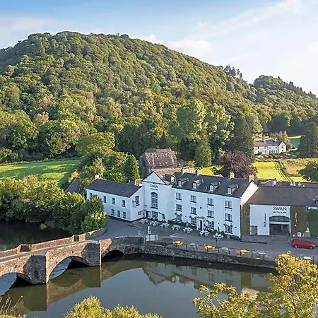 The Swan And 4*