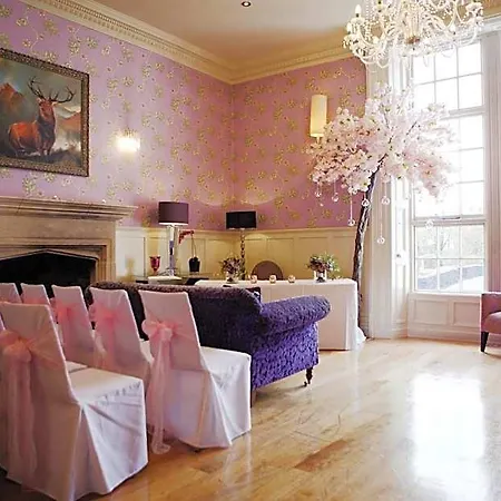 The Swan And 4*