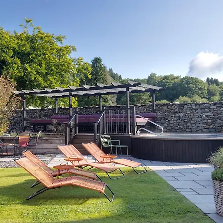 Ξενοδοχείο The Swan And 4*