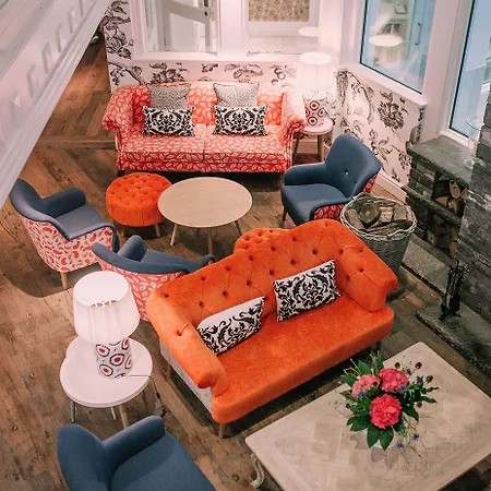 The Swan And 4* Newby Bridge