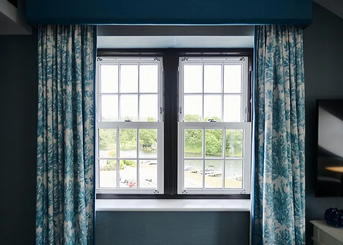 فندق وسبا ذا سوآن